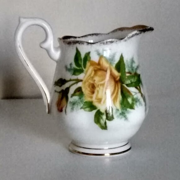 Royal Albert Tea Rose Creamer - Picture 1 of 8